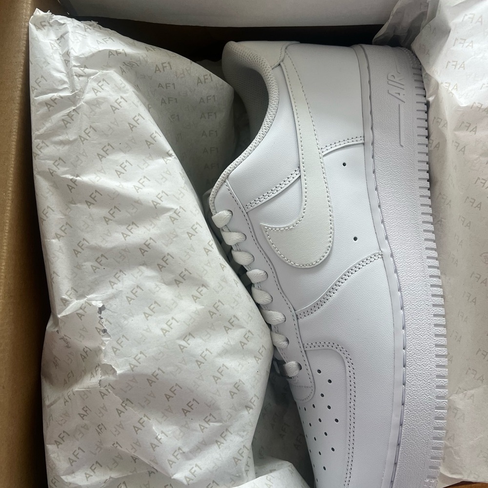 Nike Air Force 1 '07 in White and Gray